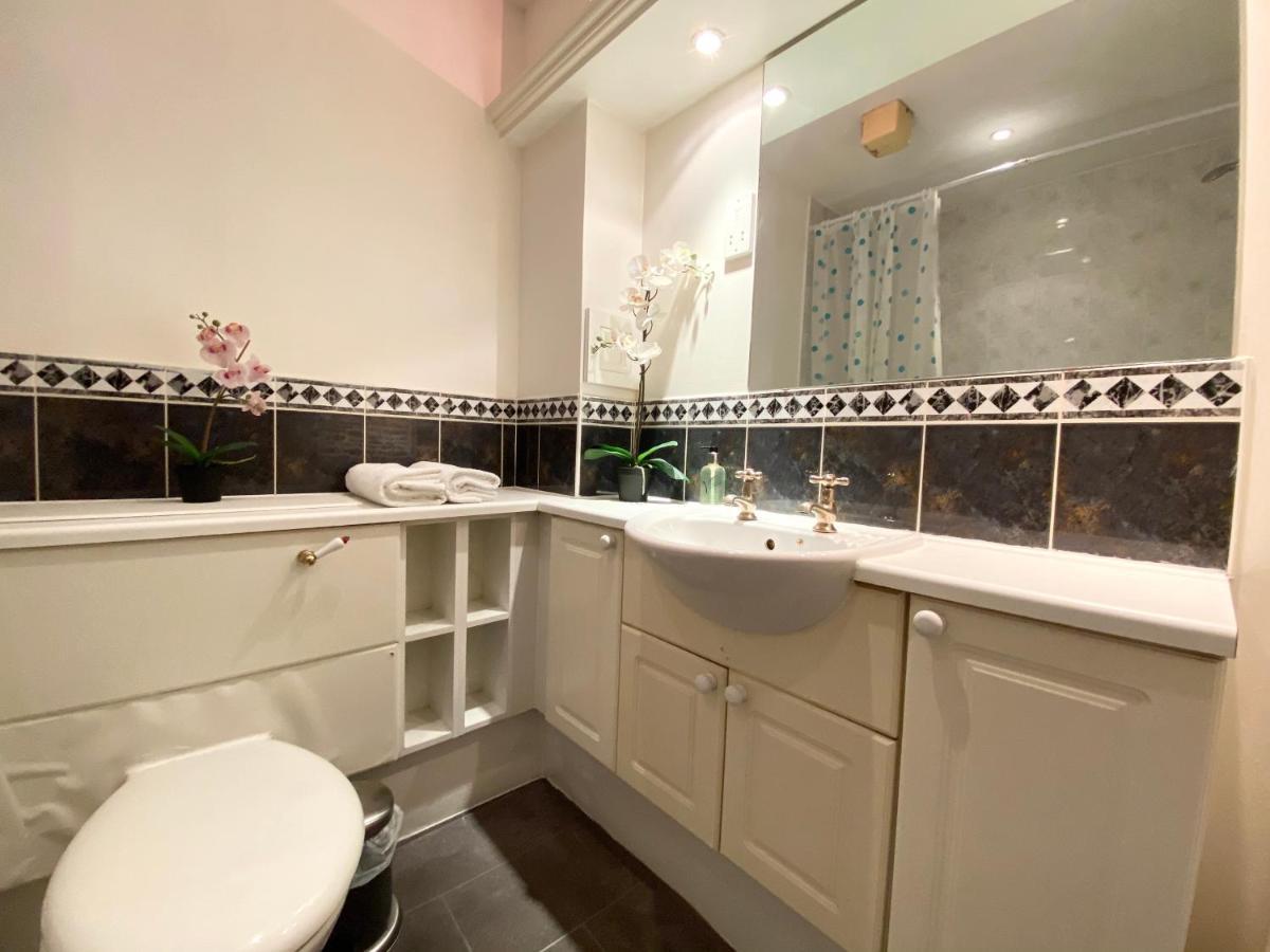 Apartament Next To Victoria Station Londra