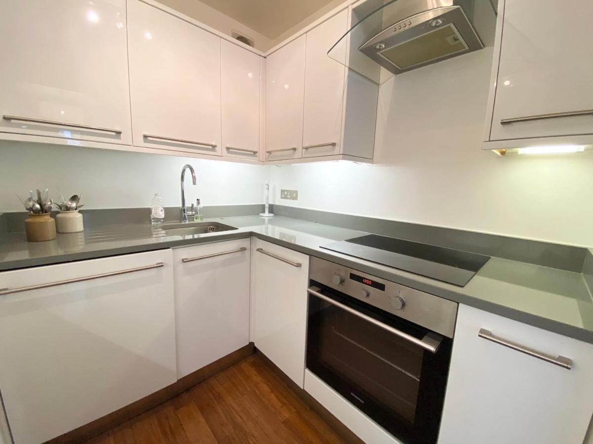 Apartament Next To Victoria Station Londra